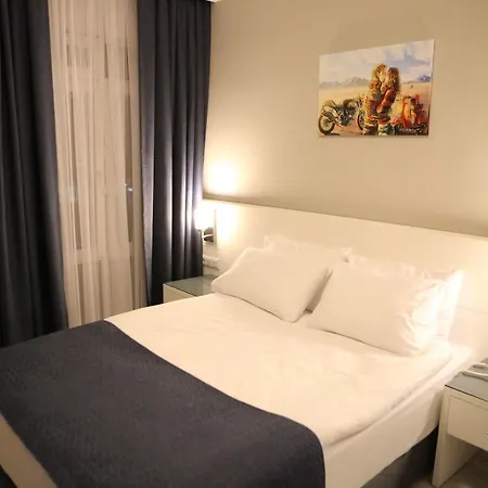 Letstay - Adults Only Hotel